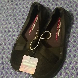 NWT Sketchers Women's Black Slipons